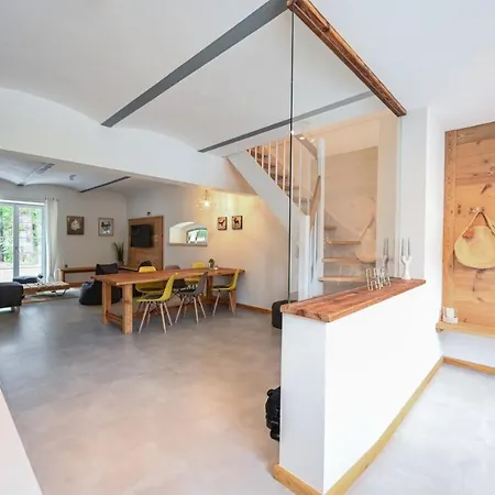 Moderne Und Gemutliche Maisonette-ferienwohnung Mit Terrasse Und Wallbox Im Farmhouse Bei Zittau *