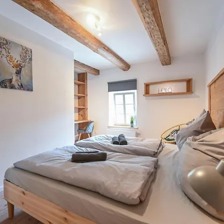 Moderne Und Gemutliche Maisonette-ferienwohnung Mit Terrasse Und Wallbox Im Farmhouse Bei Zittau *