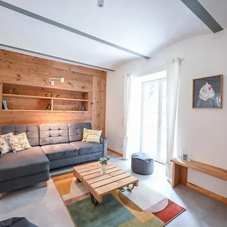 Moderne Und Gemutliche Maisonette-ferienwohnung Mit Terrasse Und Wallbox Im Farmhouse Bei Zittau