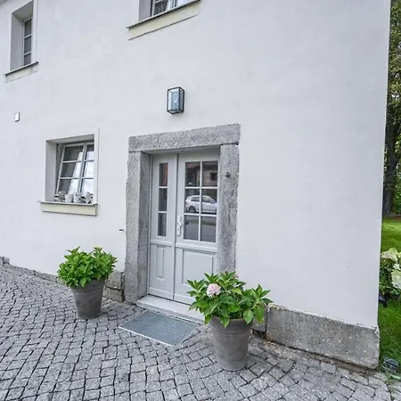 Moderne Und Gemutliche Maisonette-ferienwohnung Mit Terrasse Und Wallbox Im Farmhouse Bei Zittau