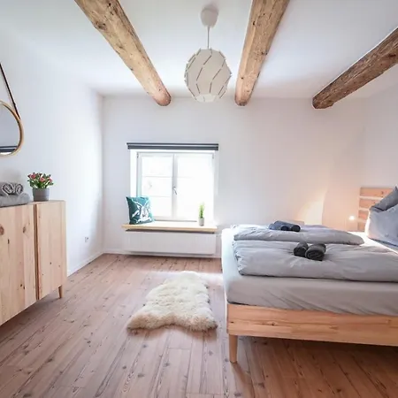 Moderne Und Gemutliche Maisonette-ferienwohnung Mit Terrasse Und Wallbox Im Farmhouse Bei Zittau Eckartsberg