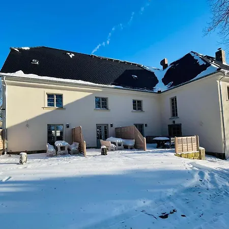 Moderne Und Gemutliche Maisonette-ferienwohnung Mit Terrasse Und Wallbox Im Farmhouse Bei Zittau Eckartsberg
