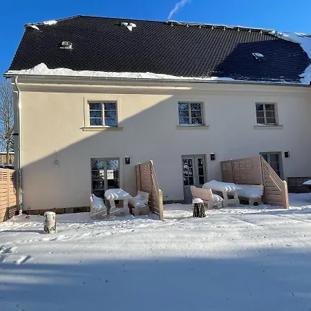 Moderne Und Gemutliche Maisonette-ferienwohnung Mit Terrasse Und Wallbox Im Farmhouse Bei Zittau شقة *
